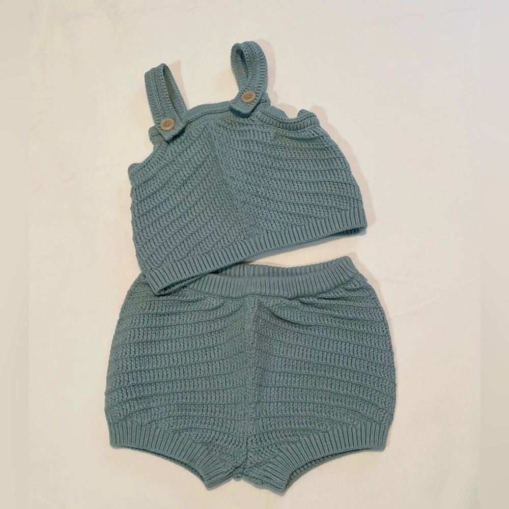 Banana Republic baby crochet set - 6-12 months